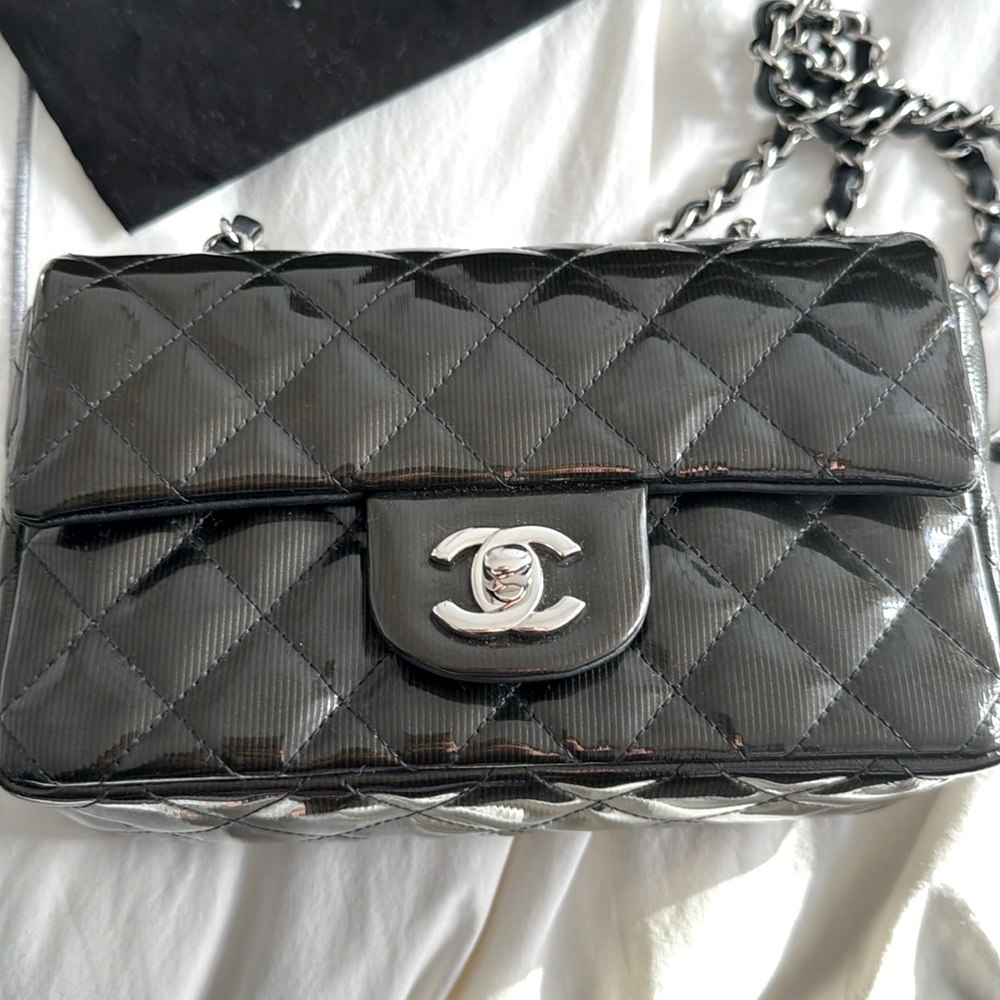 Chanel Classic Flap Mini in Black Patent Leather (with dustbag & box)